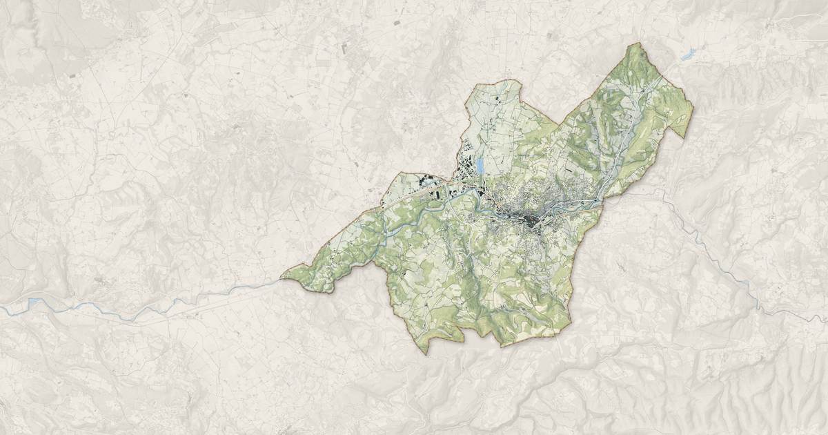 Portrait cartographique de Apt : relief, eau, forêts, bâti et voies, calculés à partir des données de l'IGN