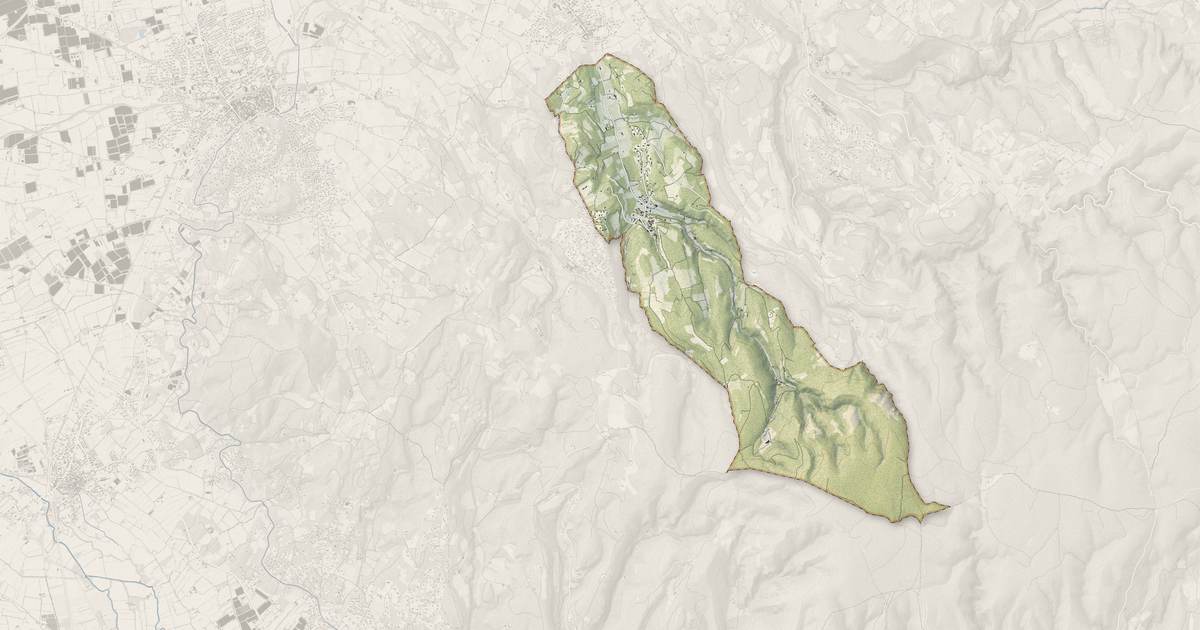 Portrait cartographique de Le Beaucet : relief, eau, forêts, bâti et voies, calculés à partir des données de l'IGN