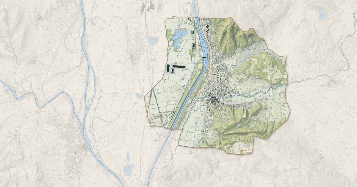 Portrait cartographique de Bollène : relief, eau, forêts, bâti et voies, calculés à partir des données de l'IGN
