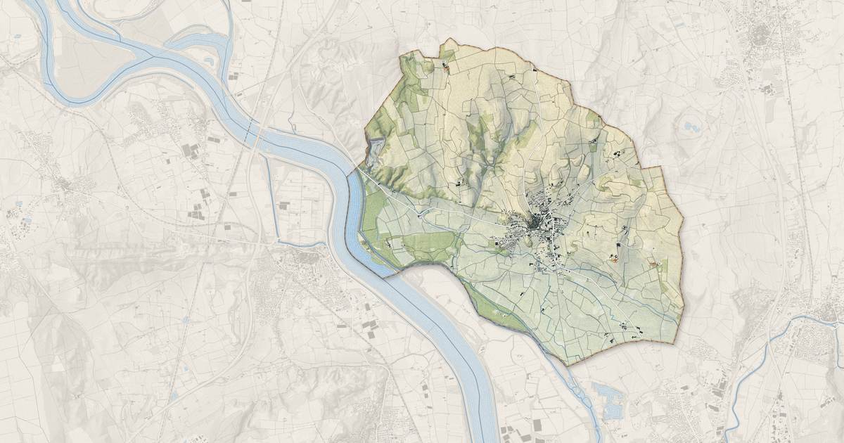 Portrait cartographique de Châteauneuf-du-Pape : relief, eau, forêts, bâti et voies, calculés à partir des données de l'IGN