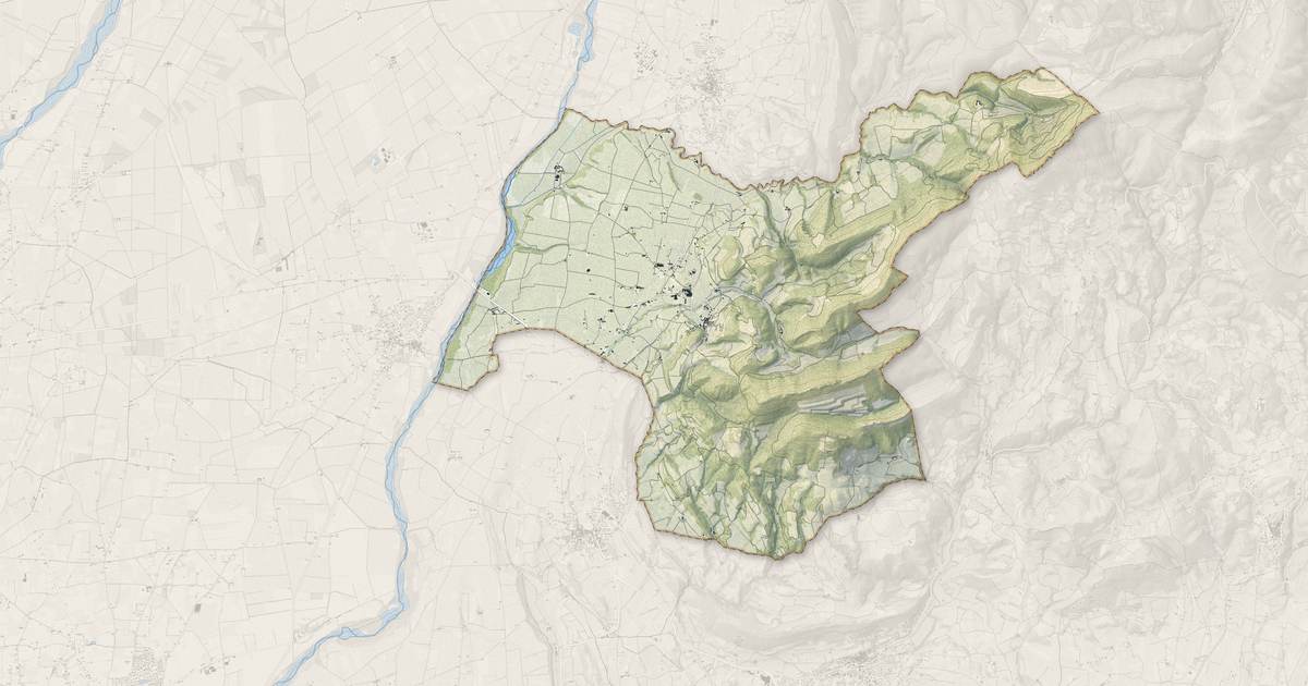 Portrait cartographique de Gigondas : relief, eau, forêts, bâti et voies, calculés à partir des données de l'IGN