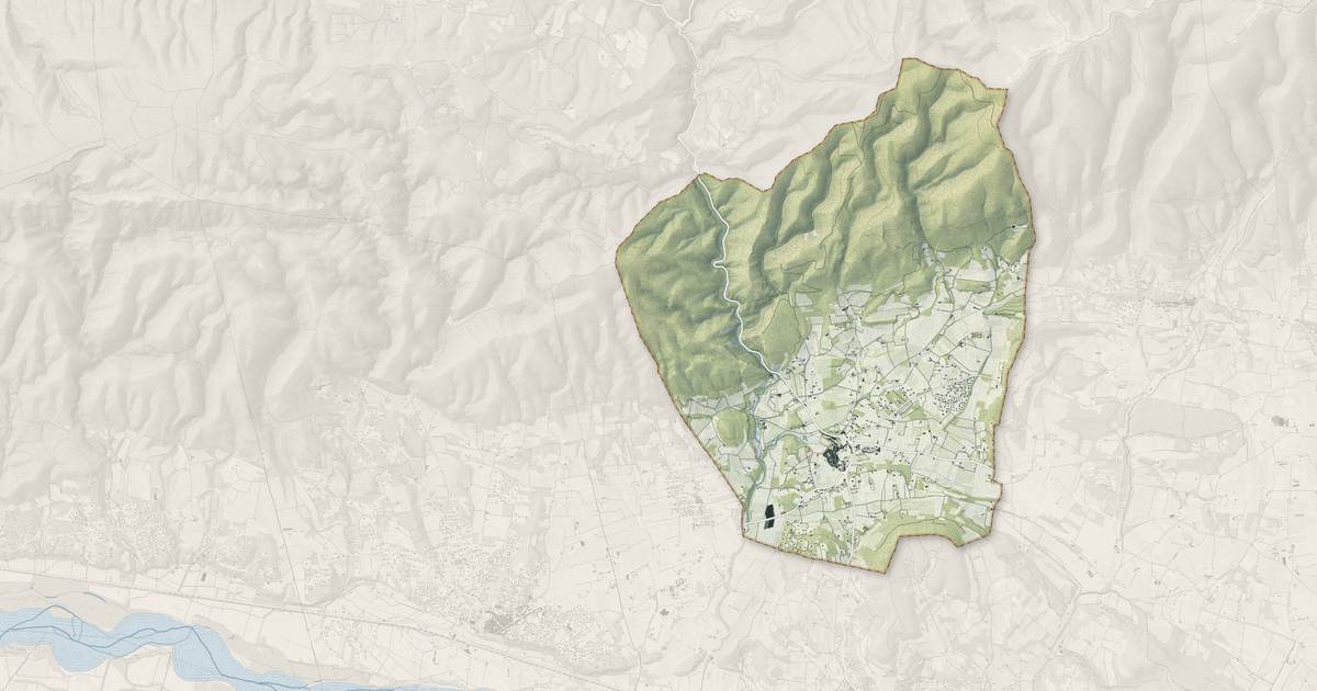 Portrait cartographique de Lourmarin : relief, eau, forêts, bâti et voies, calculés à partir des données de l'IGN