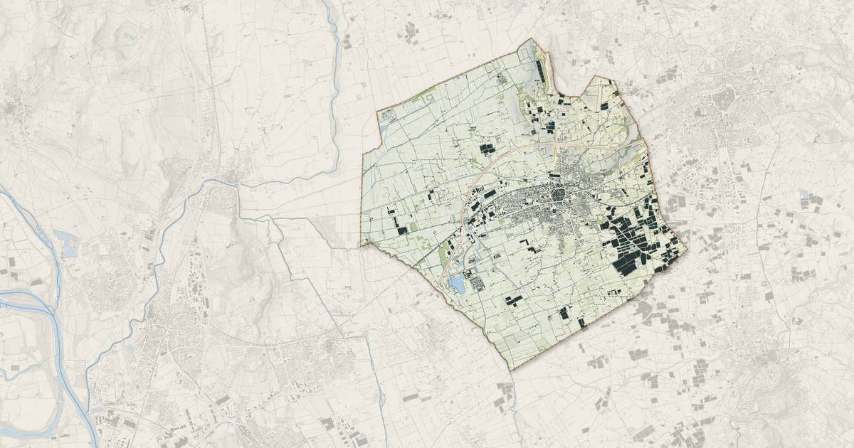Portrait cartographique de Monteux : relief, eau, forêts, bâti et voies, calculés à partir des données de l'IGN