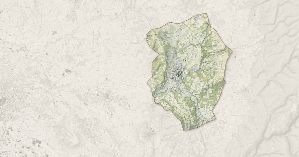 Portrait cartographique de Mormoiron : relief, eau, forêts, bâti et voies, calculés à partir des données de l'IGN