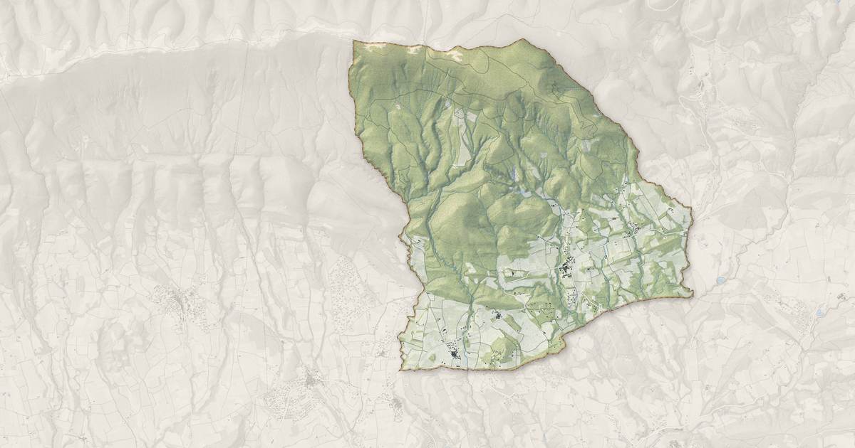 Portrait cartographique de Peypin-d'Aigues : relief, eau, forêts, bâti et voies, calculés à partir des données de l'IGN