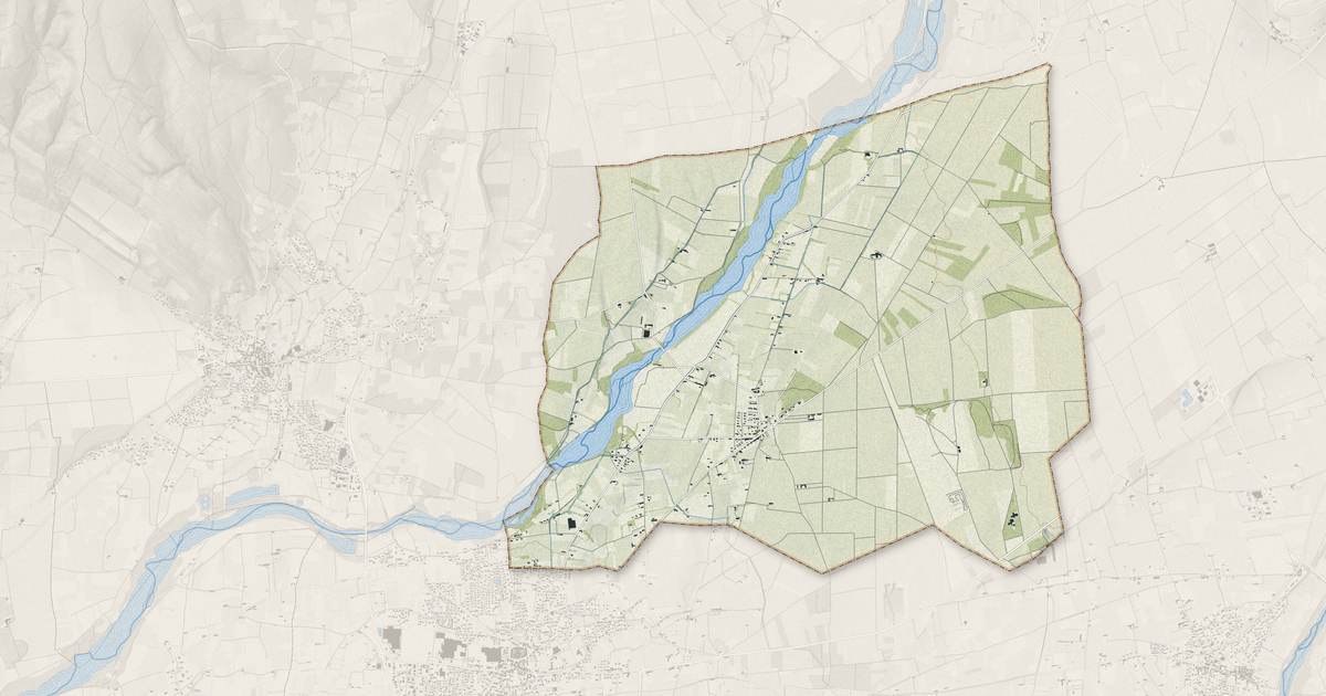 Portrait cartographique de Travaillan : relief, eau, forêts, bâti et voies, calculés à partir des données de l'IGN