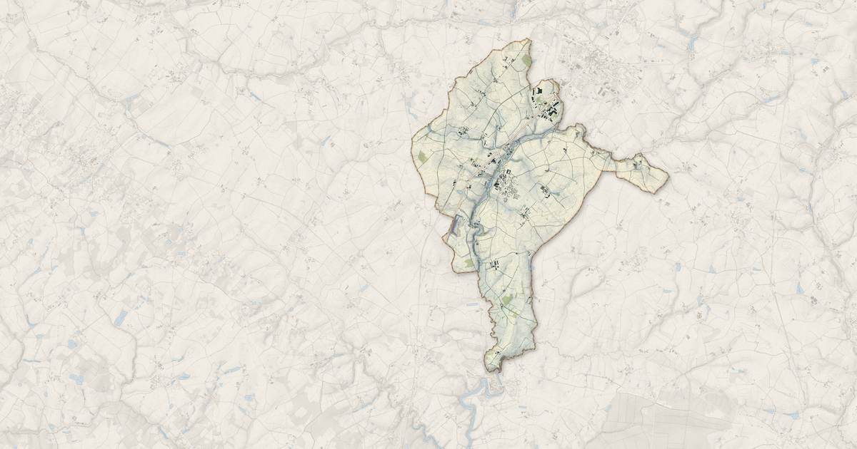 Portrait cartographique de Antigny : relief, eau, forêts, bâti et voies, calculés à partir des données de l'IGN