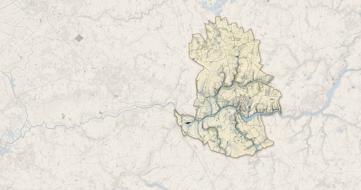Portrait cartographique de Apremont : relief, eau, forêts, bâti et voies, calculés à partir des données de l'IGN