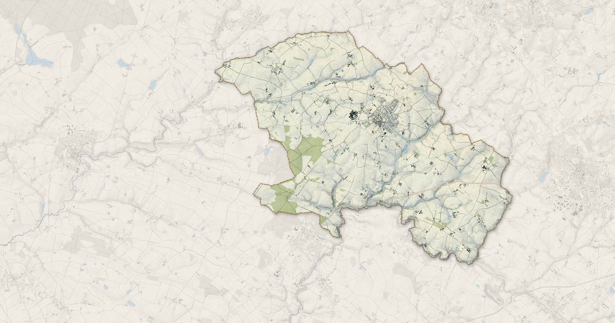 Portrait cartographique de Le Boupère : relief, eau, forêts, bâti et voies, calculés à partir des données de l'IGN
