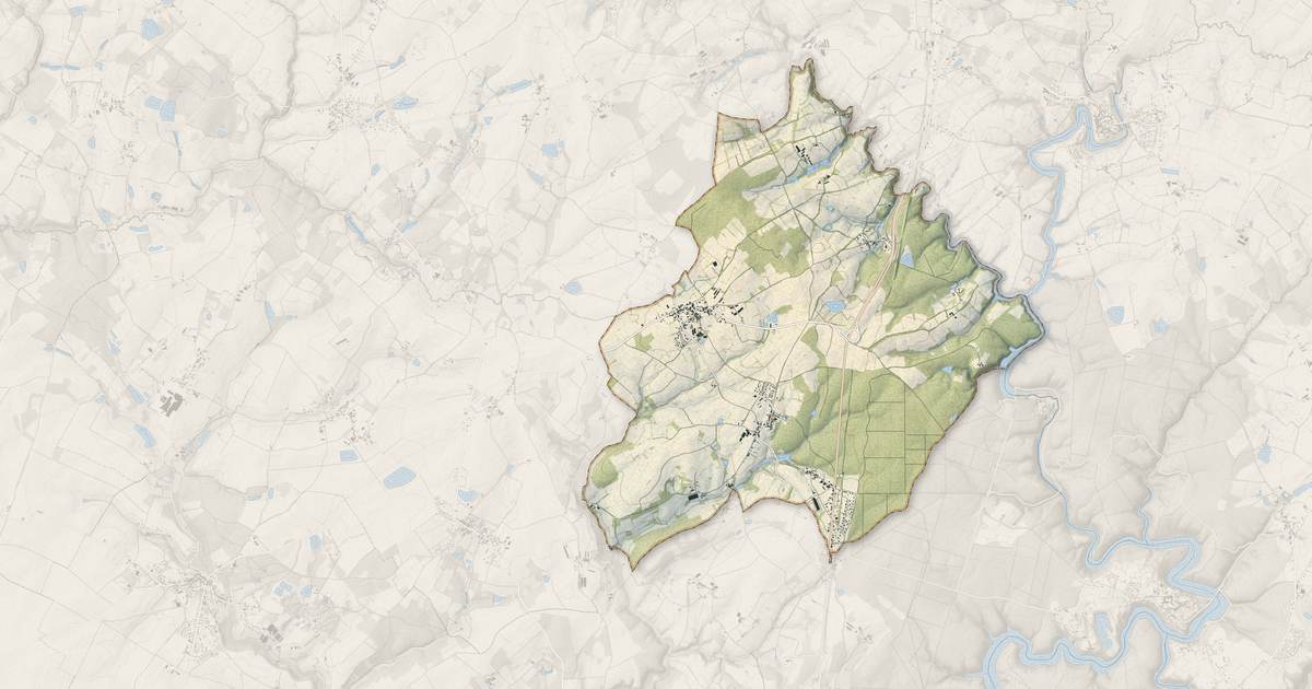 Portrait cartographique de Bourneau : relief, eau, forêts, bâti et voies, calculés à partir des données de l'IGN