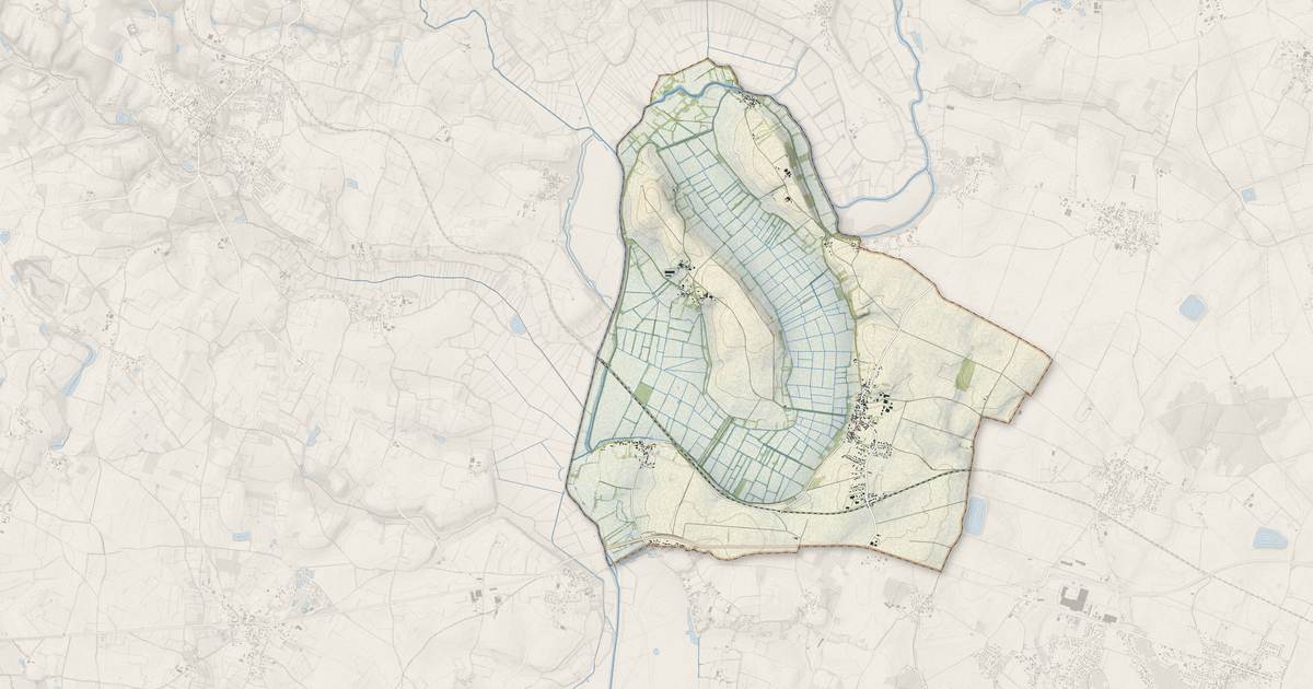 Portrait cartographique de La Bretonnière-la-Claye : relief, eau, forêts, bâti et voies, calculés à partir des données de l'IGN