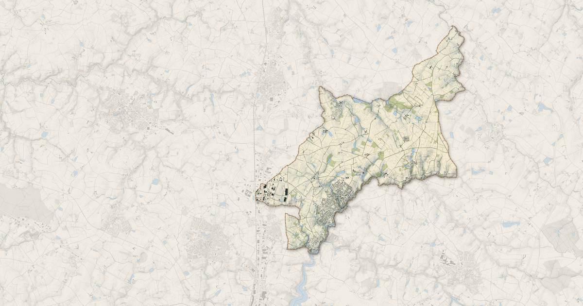 Portrait cartographique de Dompierre-sur-Yon : relief, eau, forêts, bâti et voies, calculés à partir des données de l'IGN