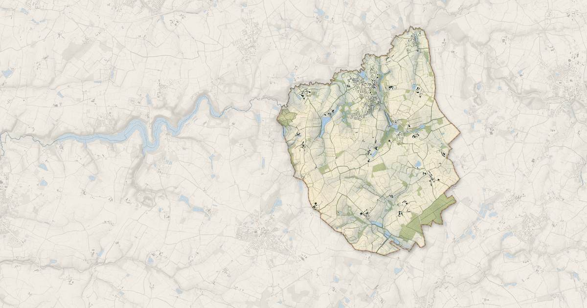Portrait cartographique de Martinet : relief, eau, forêts, bâti et voies, calculés à partir des données de l'IGN