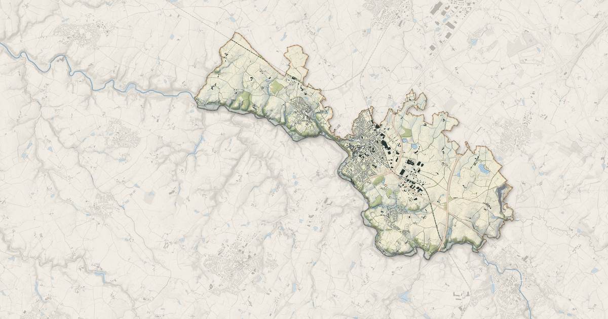 Portrait cartographique de Mortagne-sur-Sèvre : relief, eau, forêts, bâti et voies, calculés à partir des données de l'IGN