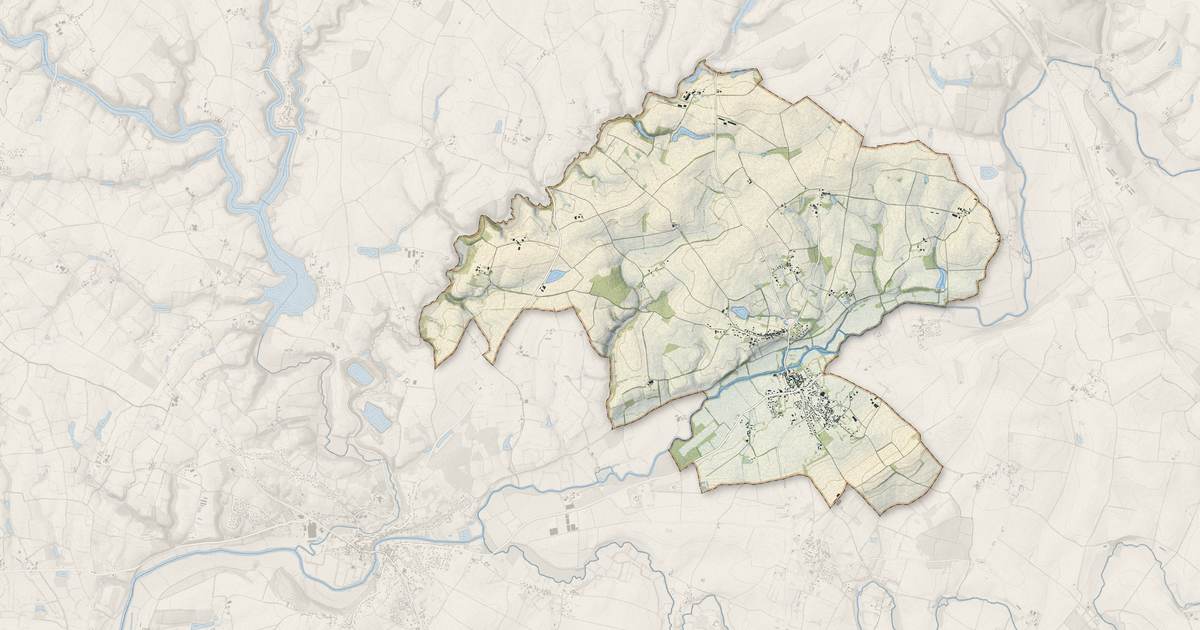 Portrait cartographique de Moutiers-sur-le-Lay : relief, eau, forêts, bâti et voies, calculés à partir des données de l'IGN