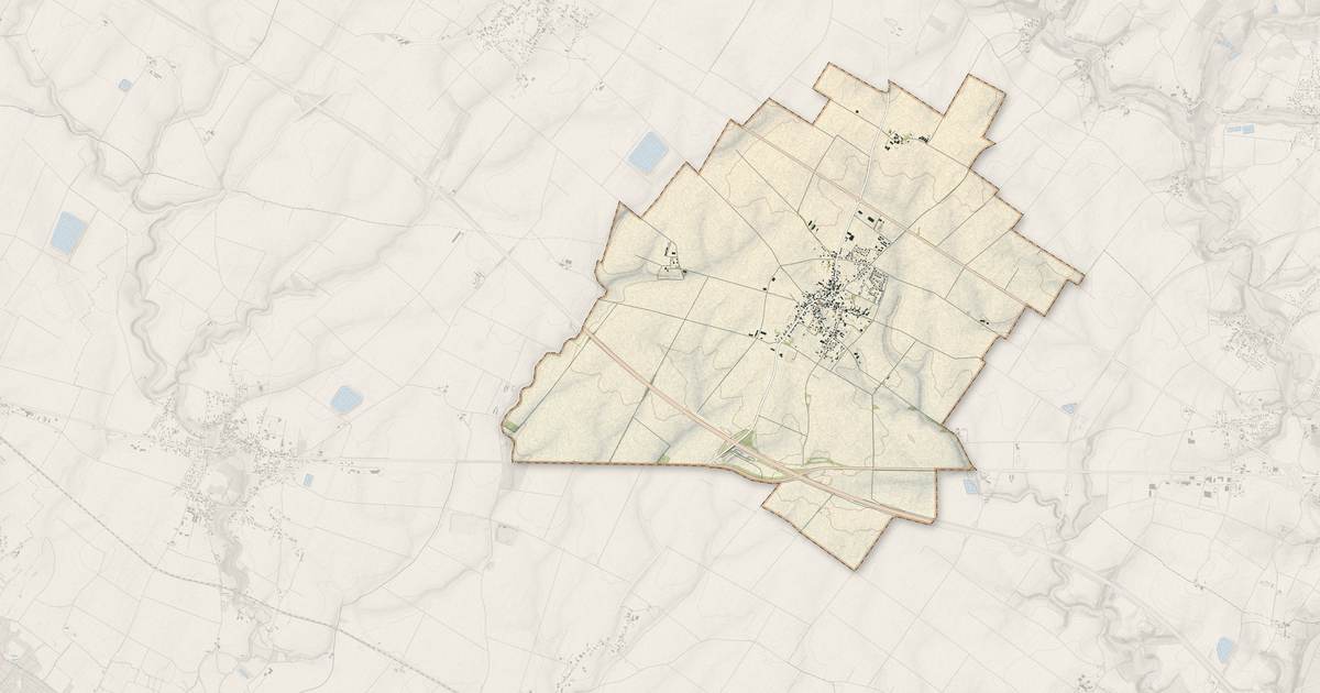 Portrait cartographique de Petosse : relief, eau, forêts, bâti et voies, calculés à partir des données de l'IGN