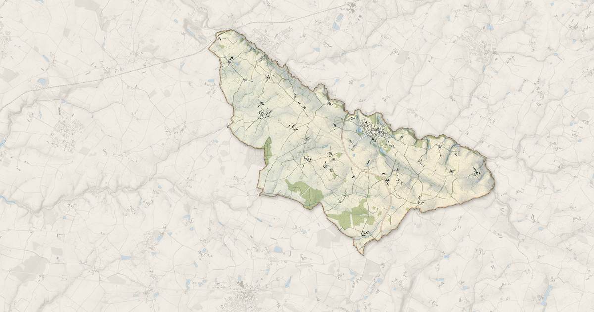 Portrait cartographique de Réaumur : relief, eau, forêts, bâti et voies, calculés à partir des données de l'IGN