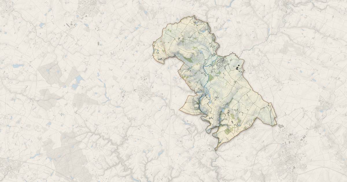 Portrait cartographique de Sainte-Cécile : relief, eau, forêts, bâti et voies, calculés à partir des données de l'IGN