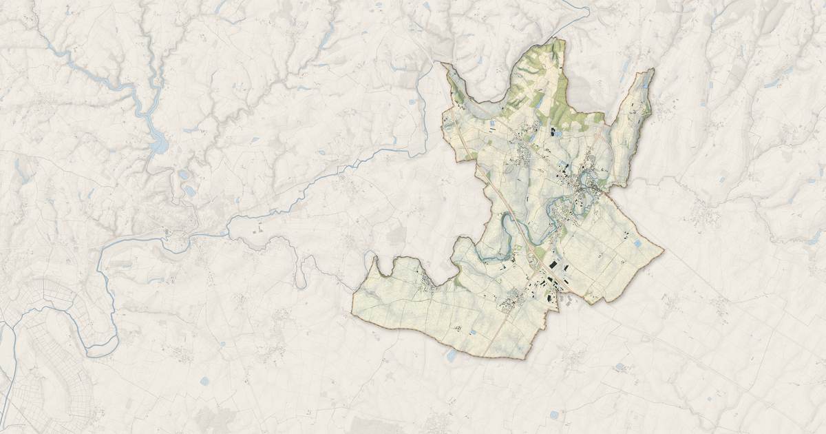 Portrait cartographique de Saint-Jean-d'Hermine : relief, eau, forêts, bâti et voies, calculés à partir des données de l'IGN