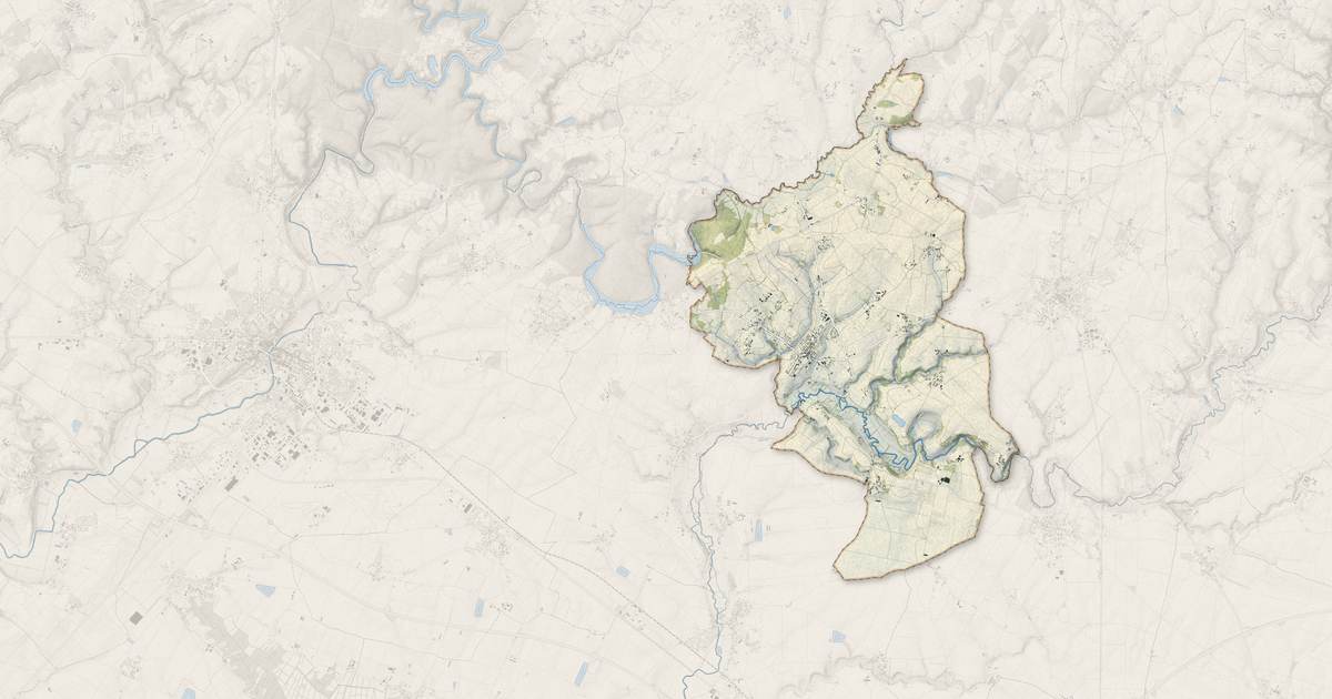 Portrait cartographique de Saint-Hilaire-des-Loges : relief, eau, forêts, bâti et voies, calculés à partir des données de l'IGN