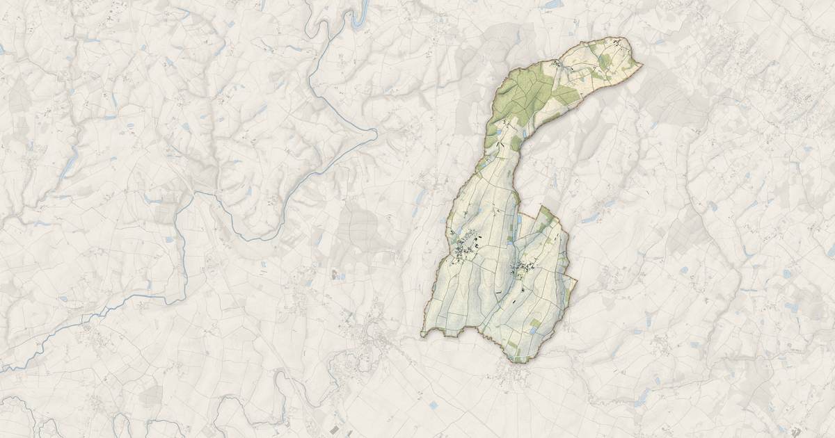 Portrait cartographique de Saint-Juire-Champgillon : relief, eau, forêts, bâti et voies, calculés à partir des données de l'IGN