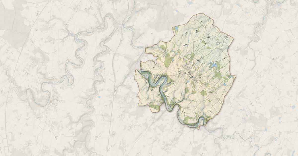 Portrait cartographique de Champagné-Saint-Hilaire : relief, eau, forêts, bâti et voies, calculés à partir des données de l'IGN