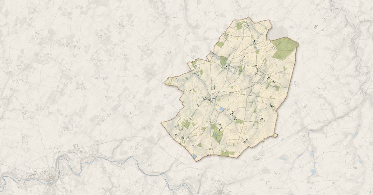 Portrait cartographique de La Chapelle-Bâton : relief, eau, forêts, bâti et voies, calculés à partir des données de l'IGN