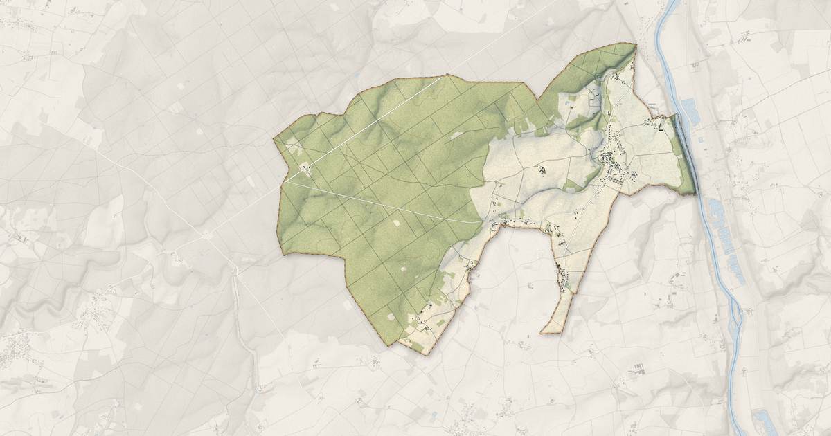 Portrait cartographique de La Chapelle-Moulière : relief, eau, forêts, bâti et voies, calculés à partir des données de l'IGN