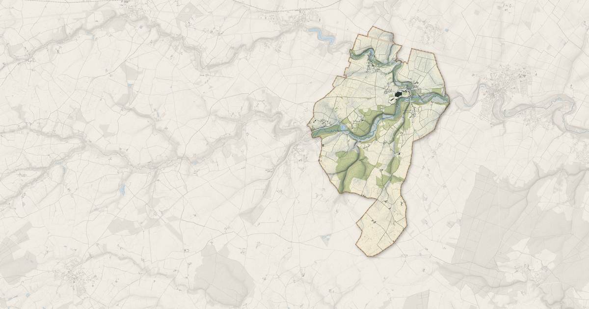 Portrait cartographique de Chiré-en-Montreuil : relief, eau, forêts, bâti et voies, calculés à partir des données de l'IGN