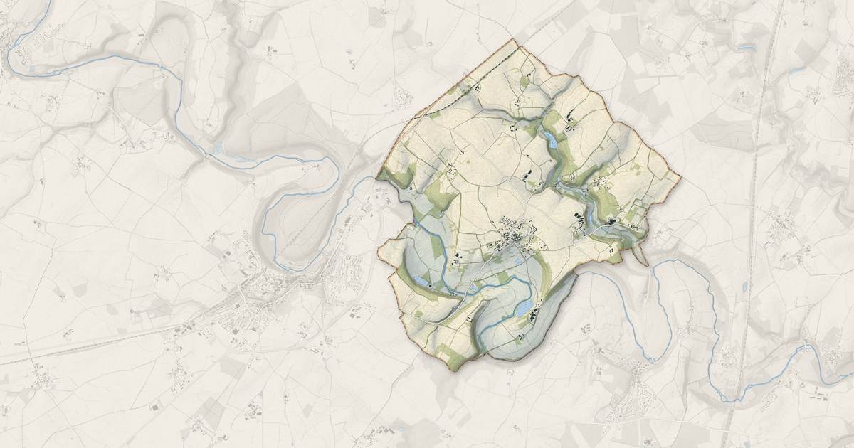 Portrait cartographique de Cloué : relief, eau, forêts, bâti et voies, calculés à partir des données de l'IGN