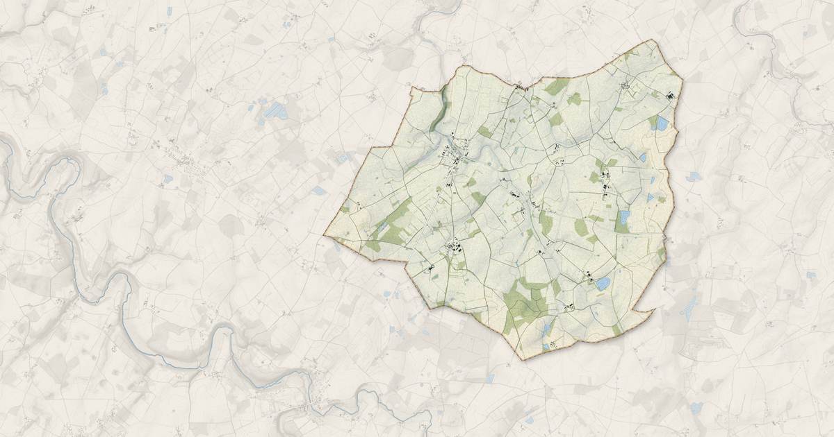 Portrait cartographique de La Ferrière-Airoux : relief, eau, forêts, bâti et voies, calculés à partir des données de l'IGN