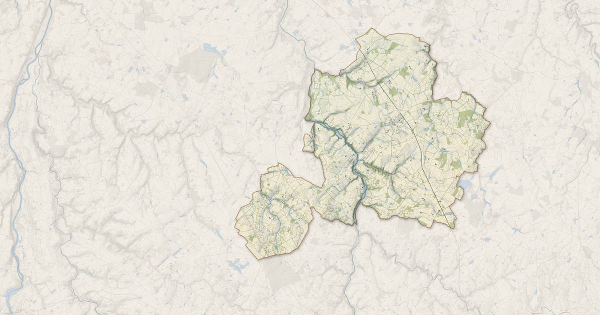 Portrait cartographique de Lathus-Saint-Rémy : relief, eau, forêts, bâti et voies, calculés à partir des données de l'IGN