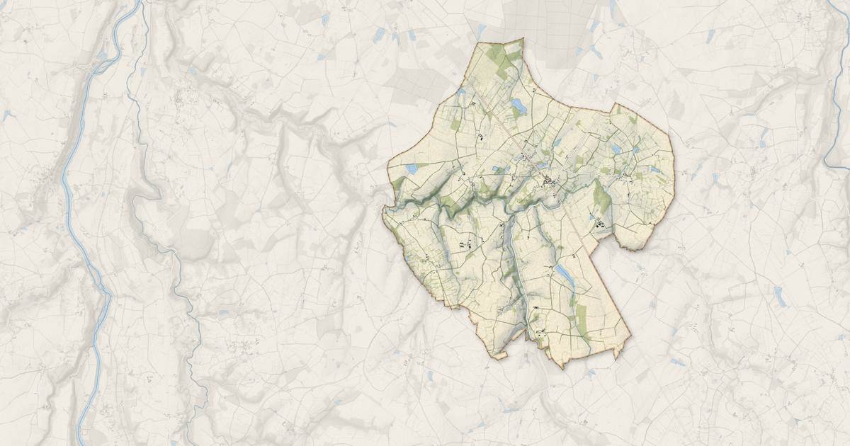 Portrait cartographique de Moulismes : relief, eau, forêts, bâti et voies, calculés à partir des données de l'IGN