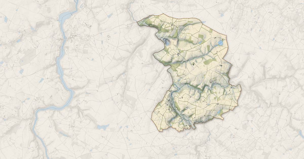 Portrait cartographique de Mouterre-sur-Blourde : relief, eau, forêts, bâti et voies, calculés à partir des données de l'IGN