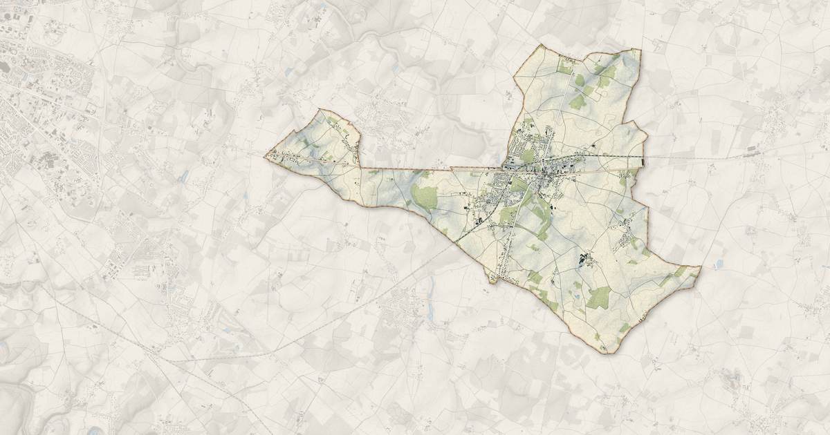 Portrait cartographique de Saint-Julien-l'Ars : relief, eau, forêts, bâti et voies, calculés à partir des données de l'IGN