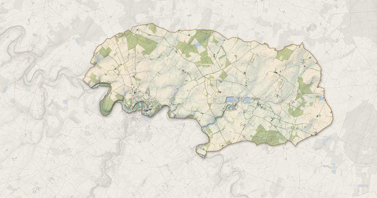 Portrait cartographique de Saint-Maurice-la-Clouère : relief, eau, forêts, bâti et voies, calculés à partir des données de l'IGN