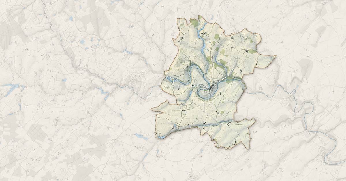 Portrait cartographique de Sanxay : relief, eau, forêts, bâti et voies, calculés à partir des données de l'IGN