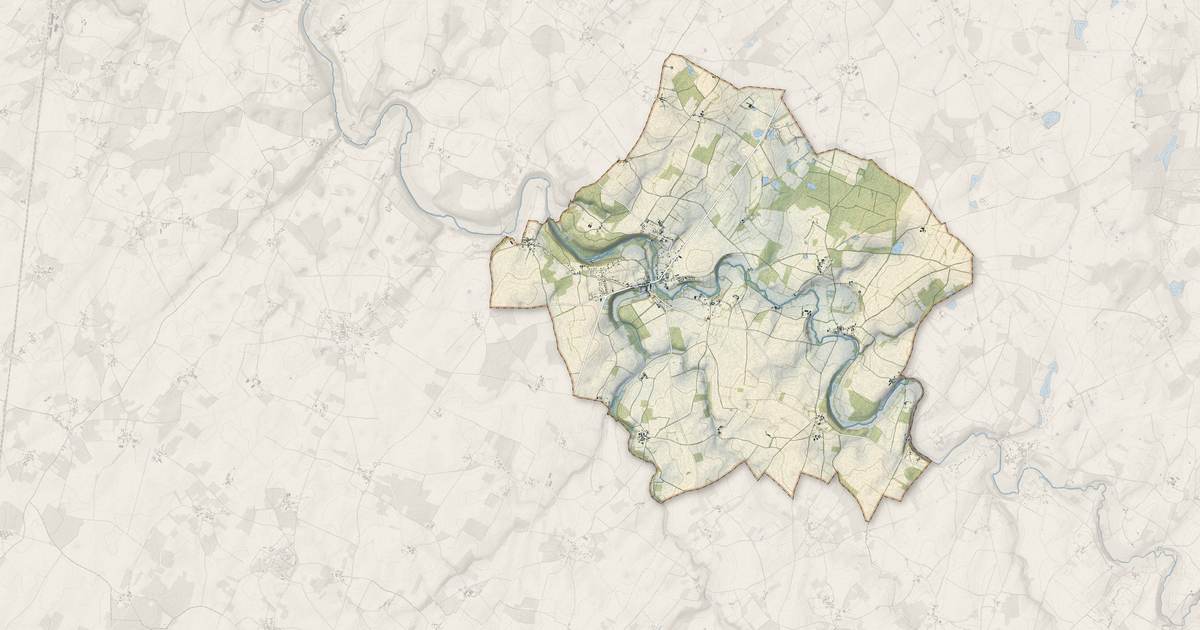 Portrait cartographique de Sommières-du-Clain : relief, eau, forêts, bâti et voies, calculés à partir des données de l'IGN