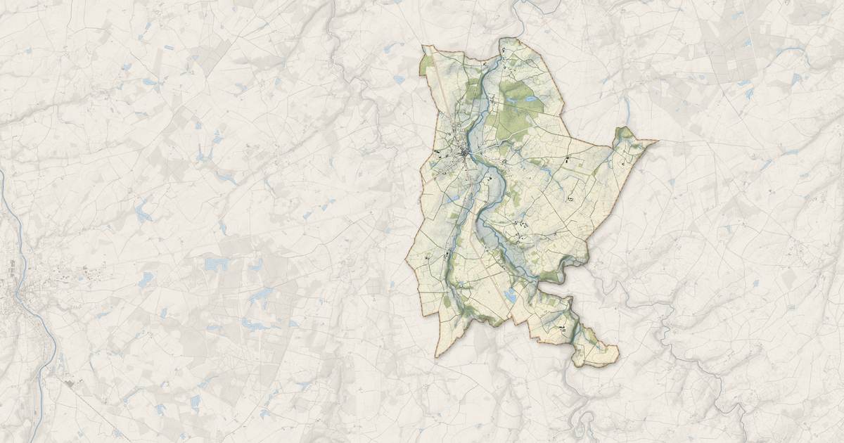 Portrait cartographique de La Trimouille : relief, eau, forêts, bâti et voies, calculés à partir des données de l'IGN