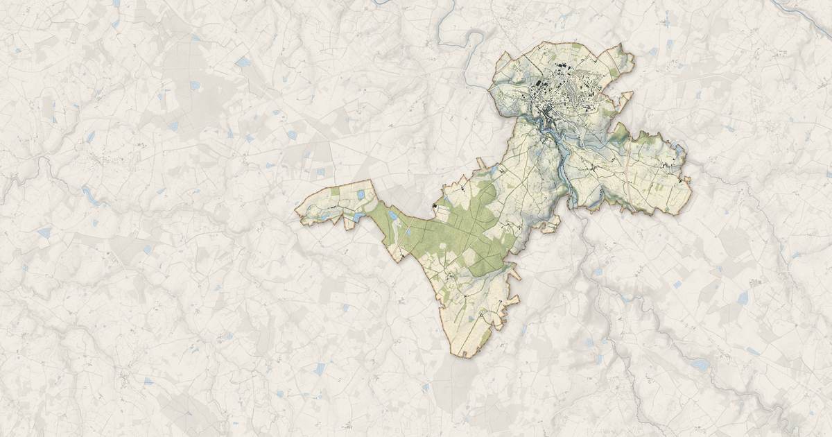 Portrait cartographique de Bellac : relief, eau, forêts, bâti et voies, calculés à partir des données de l'IGN