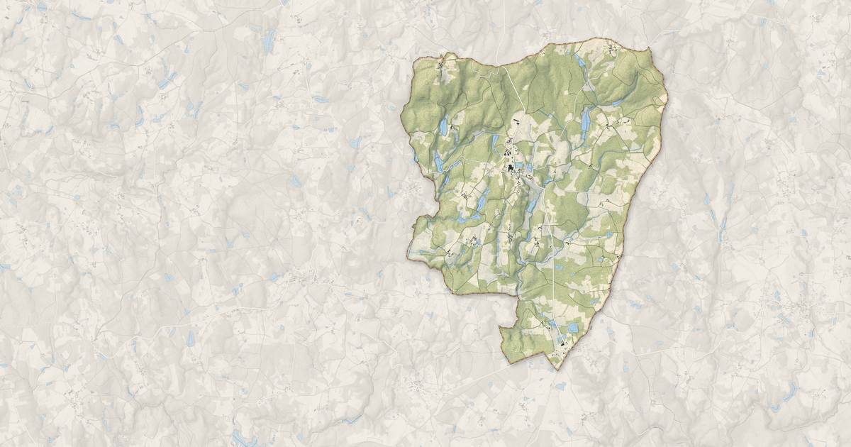 Portrait cartographique de La Chapelle-Montbrandeix : relief, eau, forêts, bâti et voies, calculés à partir des données de l'IGN