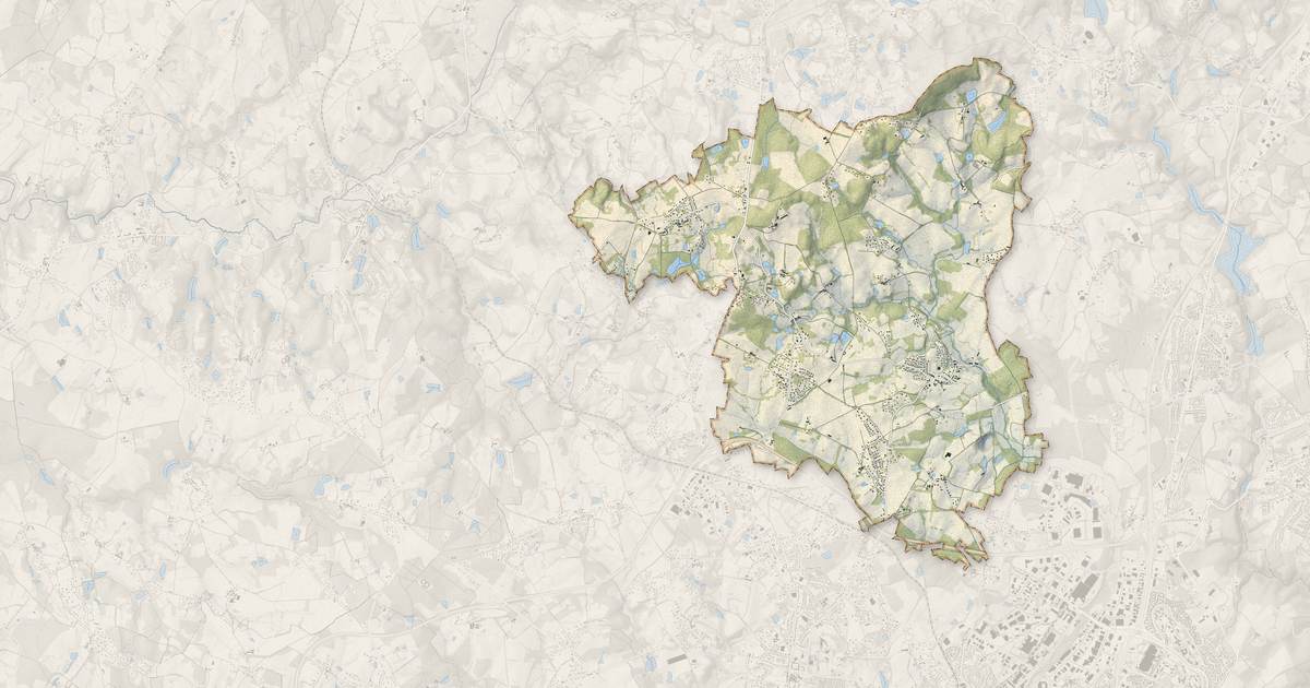 Portrait cartographique de Chaptelat : relief, eau, forêts, bâti et voies, calculés à partir des données de l'IGN