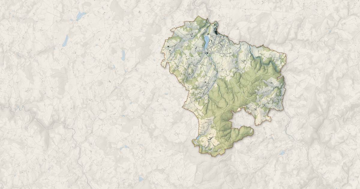 Portrait cartographique de Châteauneuf-la-Forêt : relief, eau, forêts, bâti et voies, calculés à partir des données de l'IGN