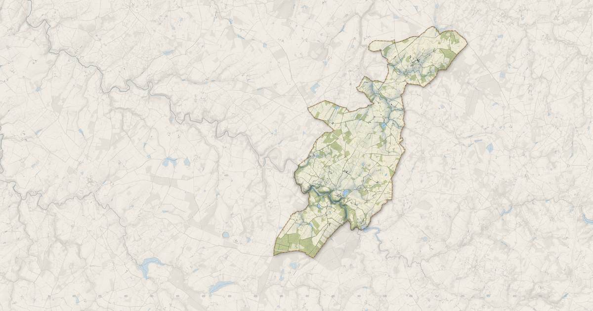 Portrait cartographique de Cromac : relief, eau, forêts, bâti et voies, calculés à partir des données de l'IGN