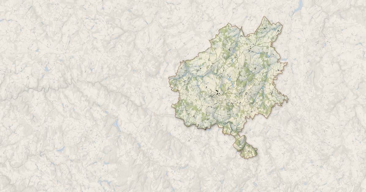 Portrait cartographique de Oradour-sur-Vayres : relief, eau, forêts, bâti et voies, calculés à partir des données de l'IGN