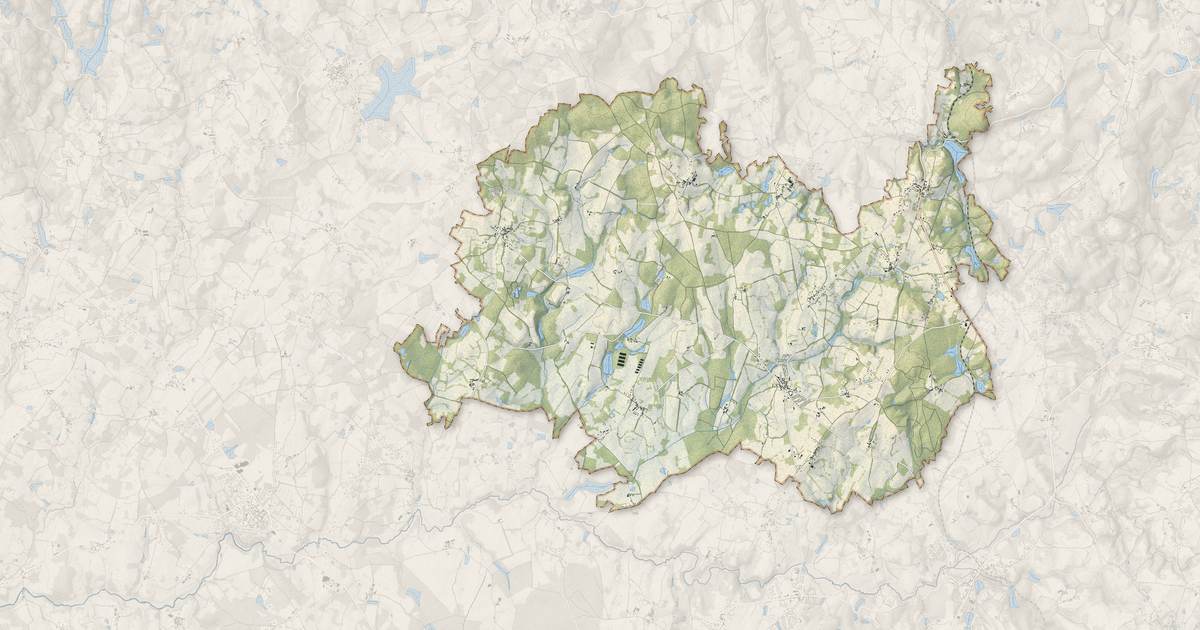 Portrait cartographique de Peyrilhac : relief, eau, forêts, bâti et voies, calculés à partir des données de l'IGN