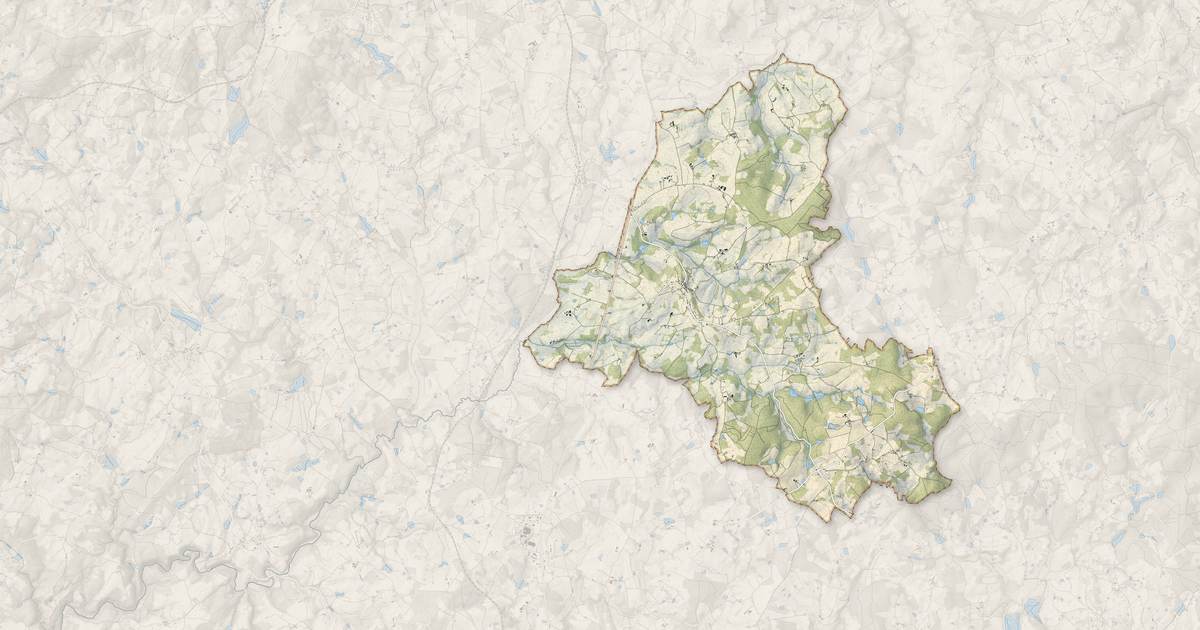 Portrait cartographique de La Roche-l'Abeille : relief, eau, forêts, bâti et voies, calculés à partir des données de l'IGN