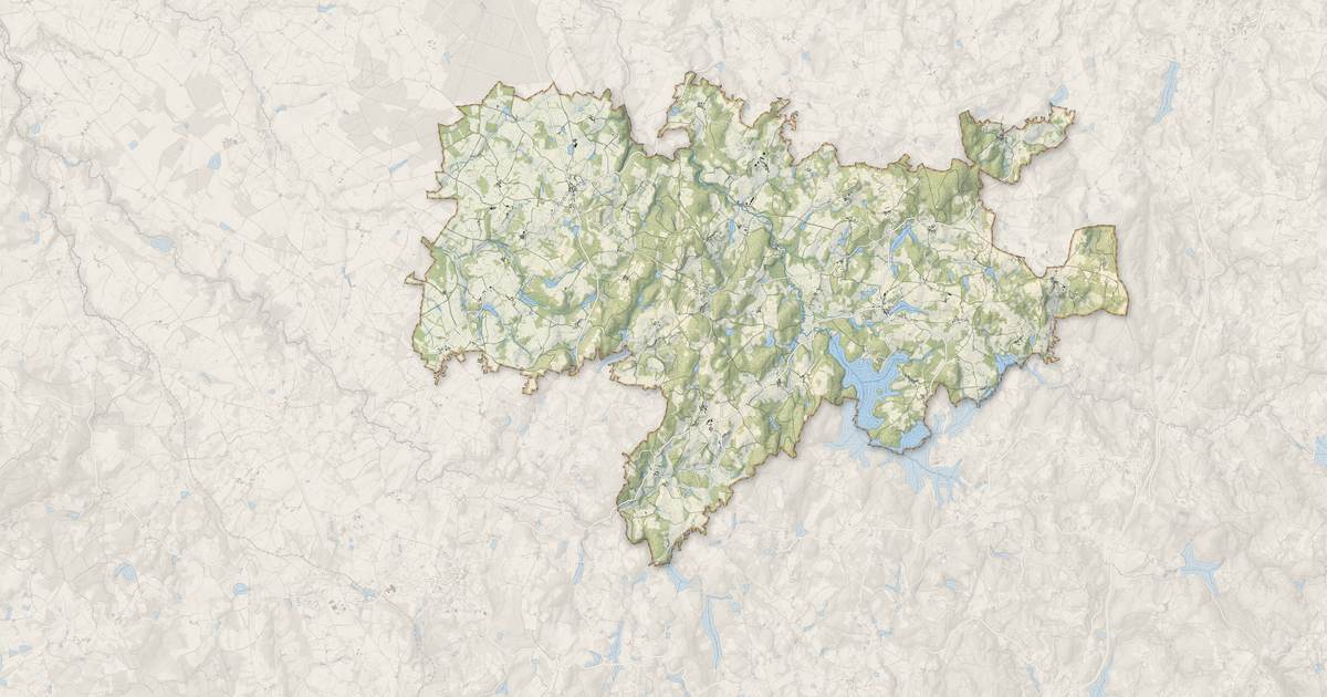 Portrait cartographique de Saint-Pardoux-le-Lac : relief, eau, forêts, bâti et voies, calculés à partir des données de l'IGN