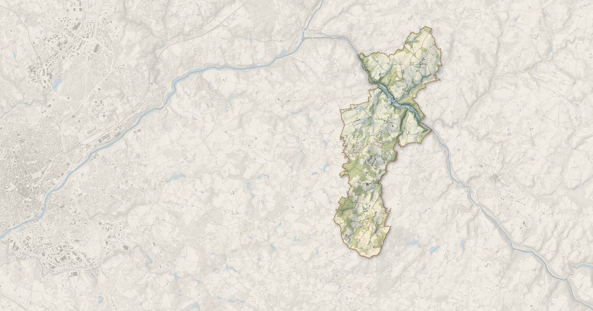 Portrait cartographique de Royères : relief, eau, forêts, bâti et voies, calculés à partir des données de l'IGN