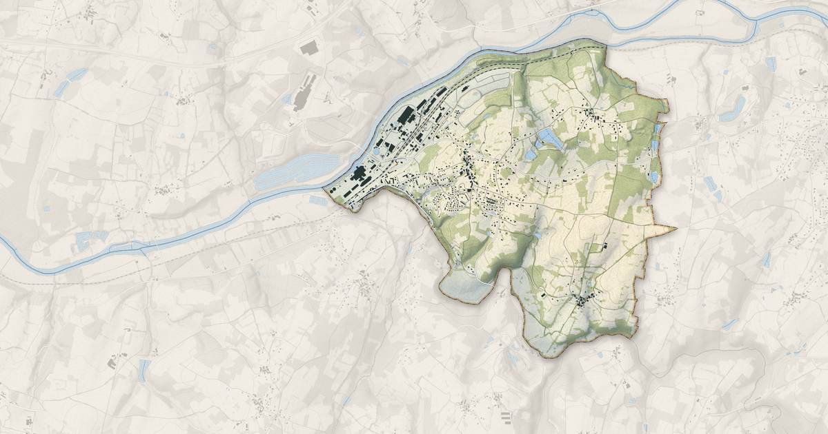 Portrait cartographique de Saillat-sur-Vienne : relief, eau, forêts, bâti et voies, calculés à partir des données de l'IGN